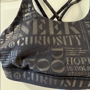 NWT Rare Lululemon Energy Manifesto Bra size 10